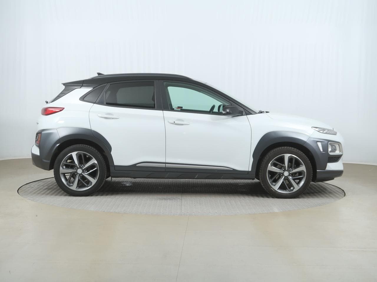 2019 Hyundai KONA - 8