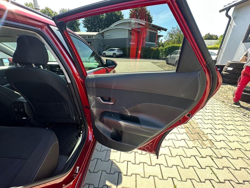 2025 Hyundai KONA - 19