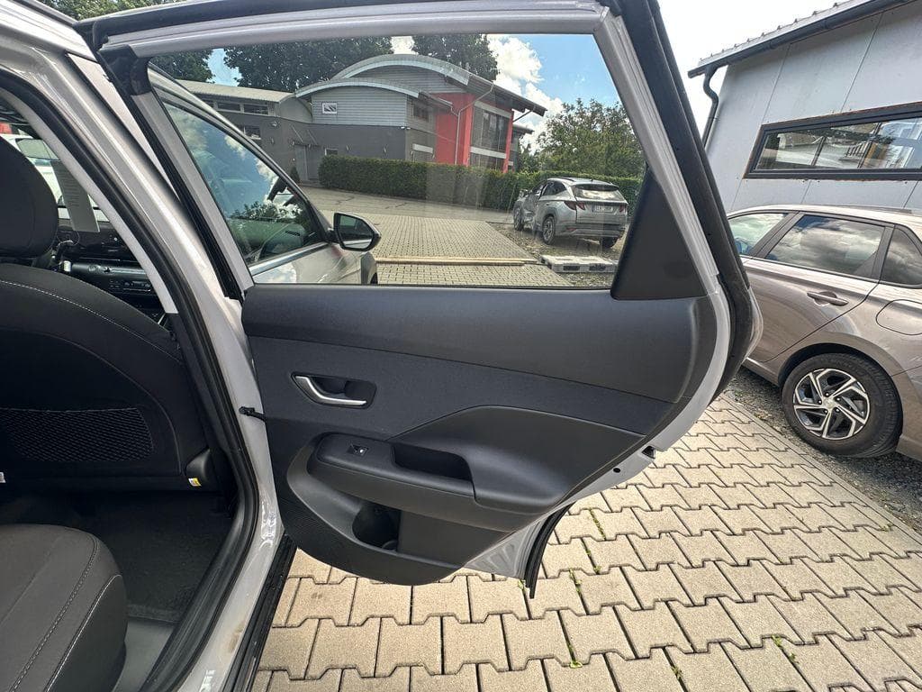Hyundai KONA - 29