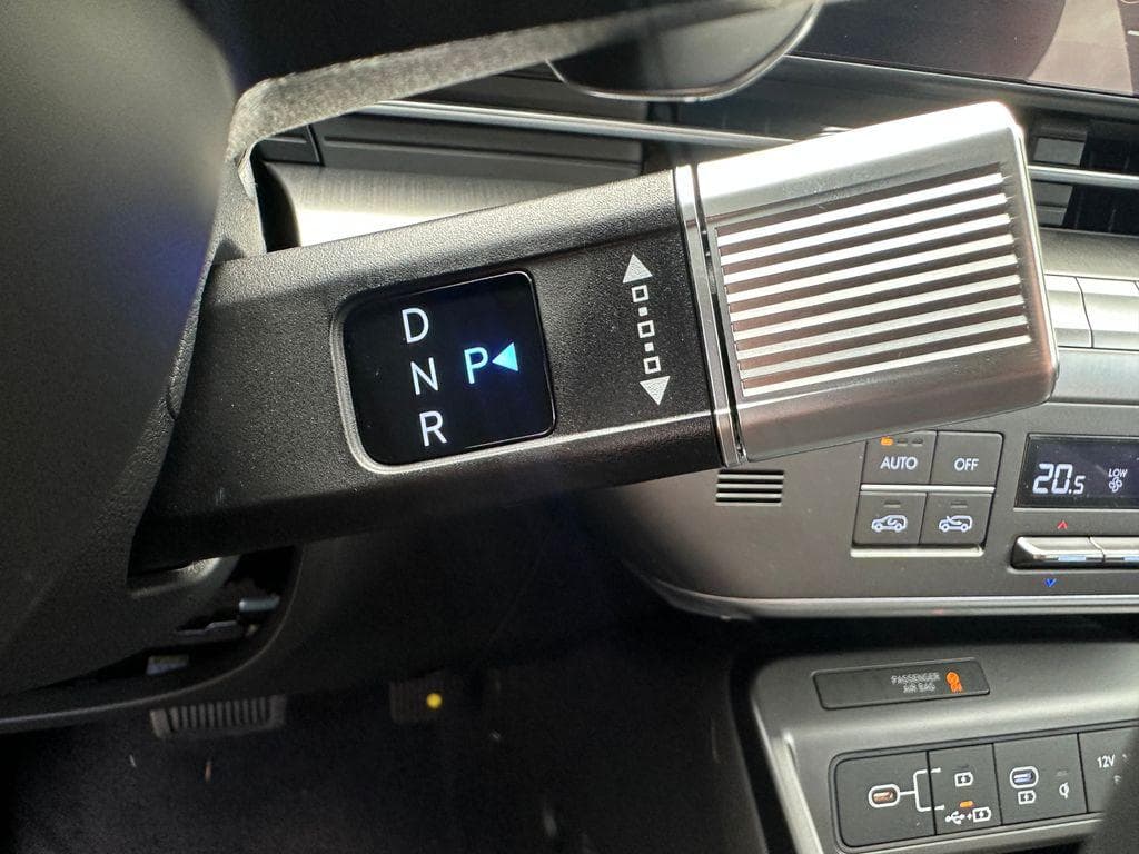 Hyundai KONA - 17