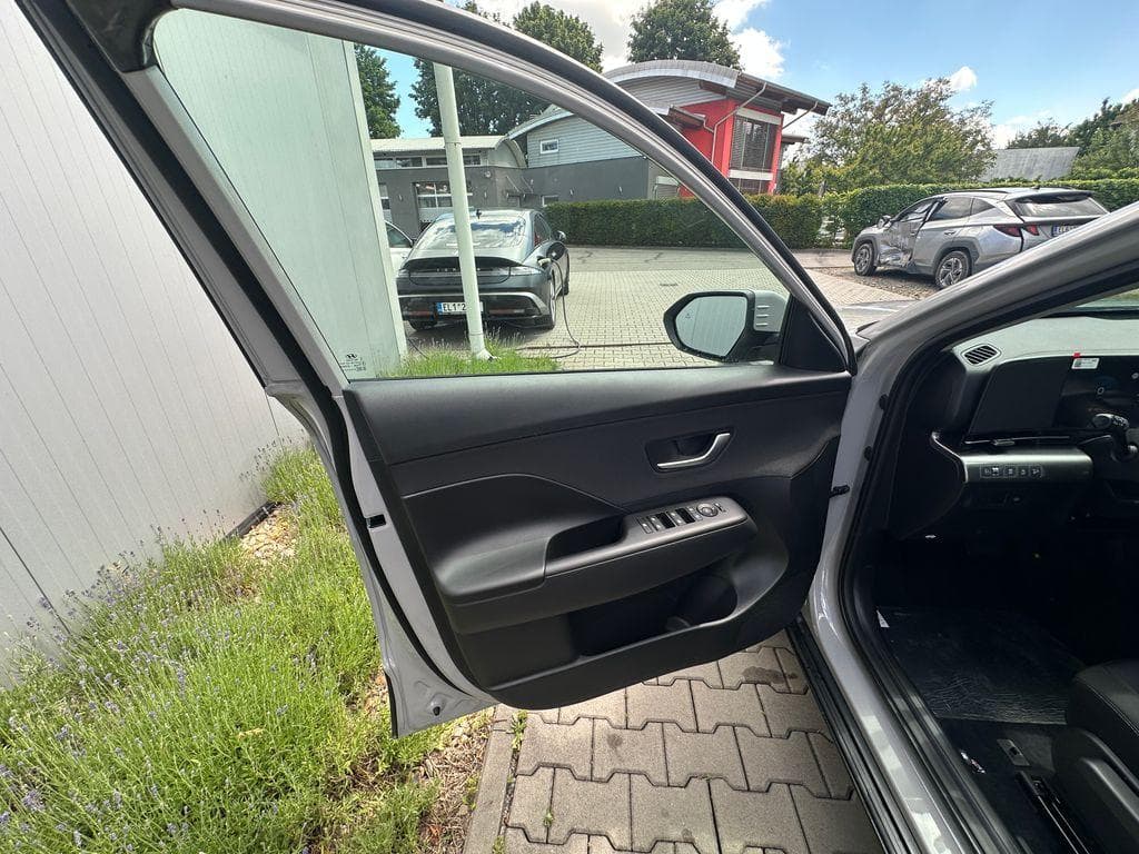 Hyundai KONA - 22