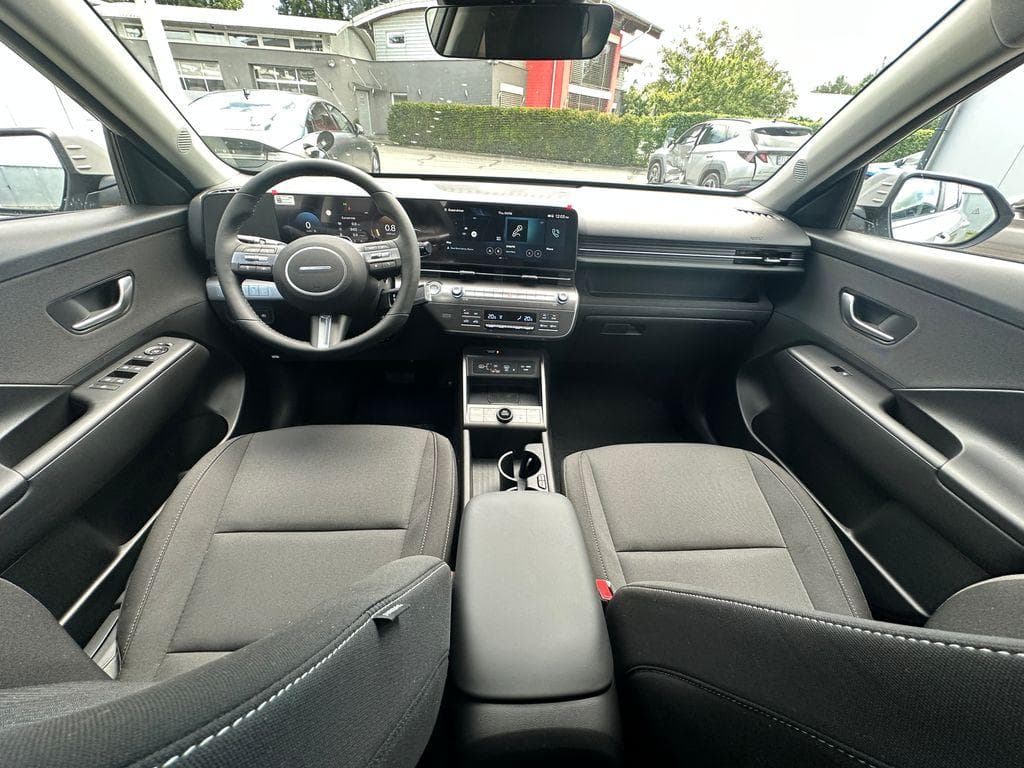 Hyundai KONA - 12