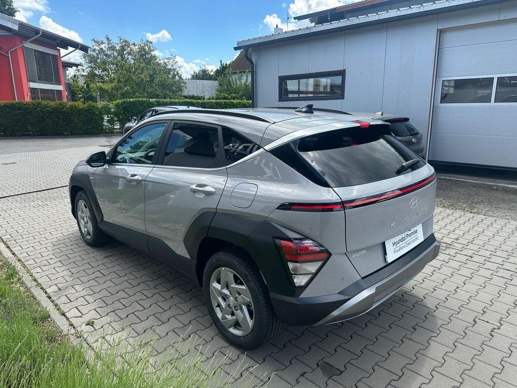 Hyundai KONA - 10