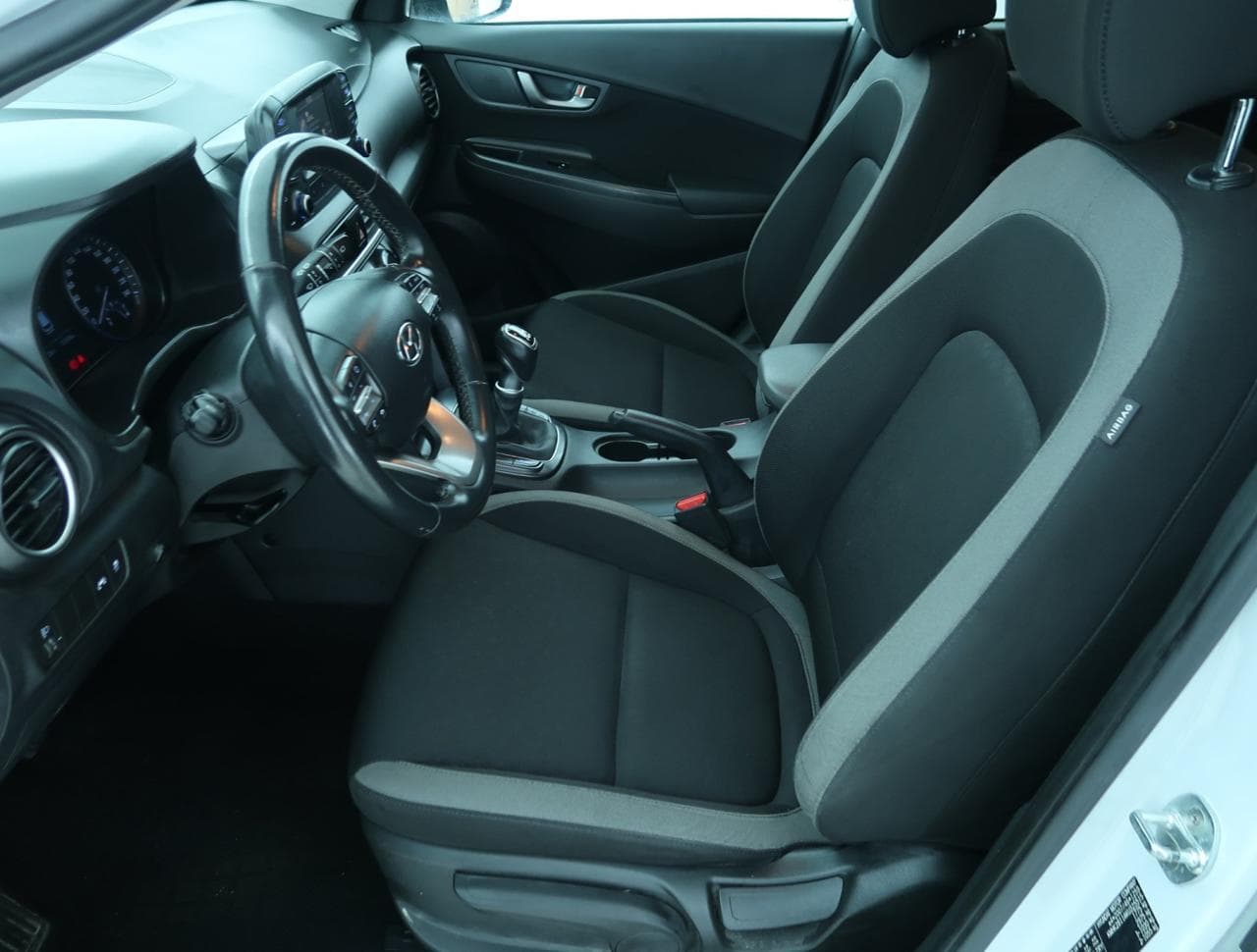 2019 Hyundai KONA - 16
