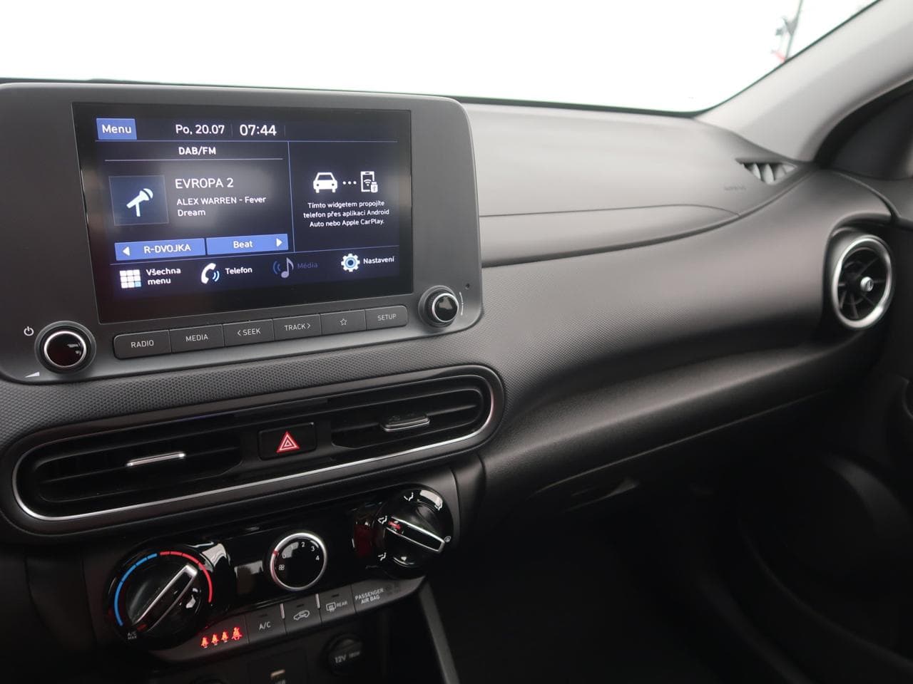 2021 Hyundai KONA - 16