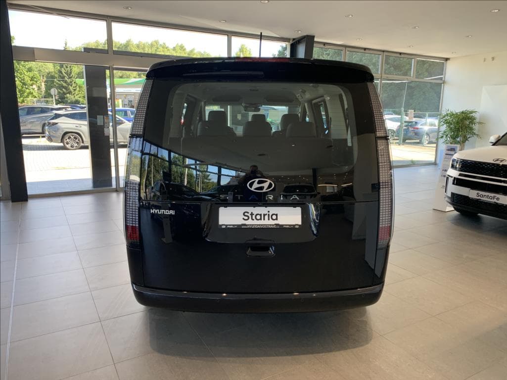 2025 Hyundai Staria - 6