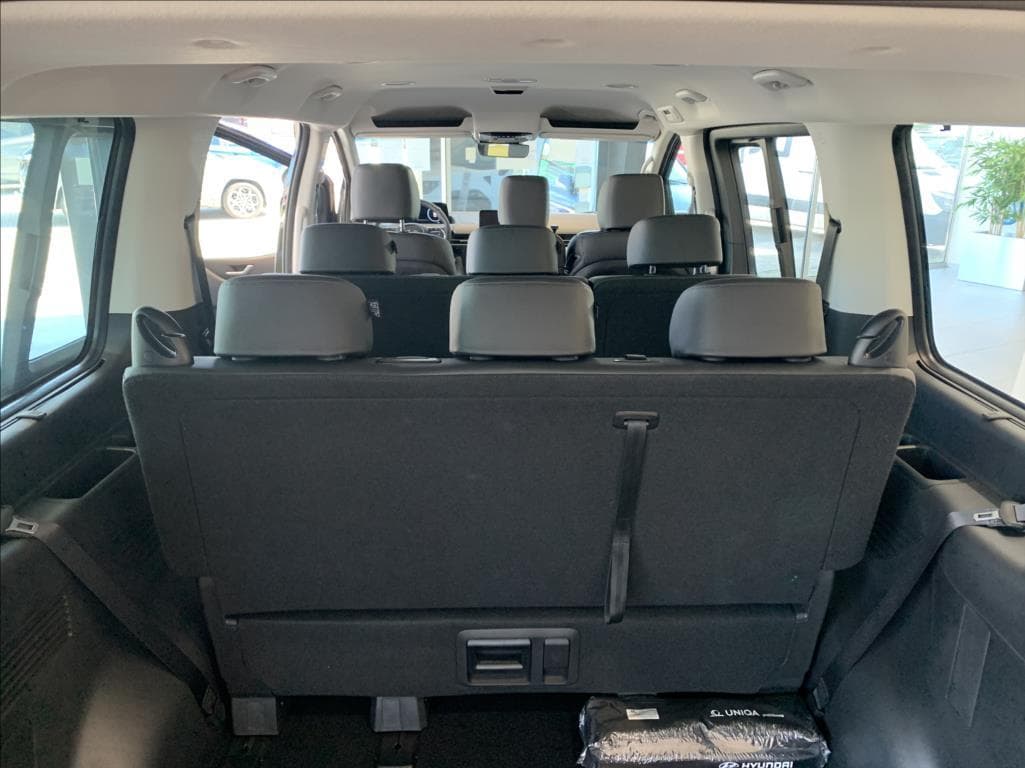 2025 Hyundai Staria - 11