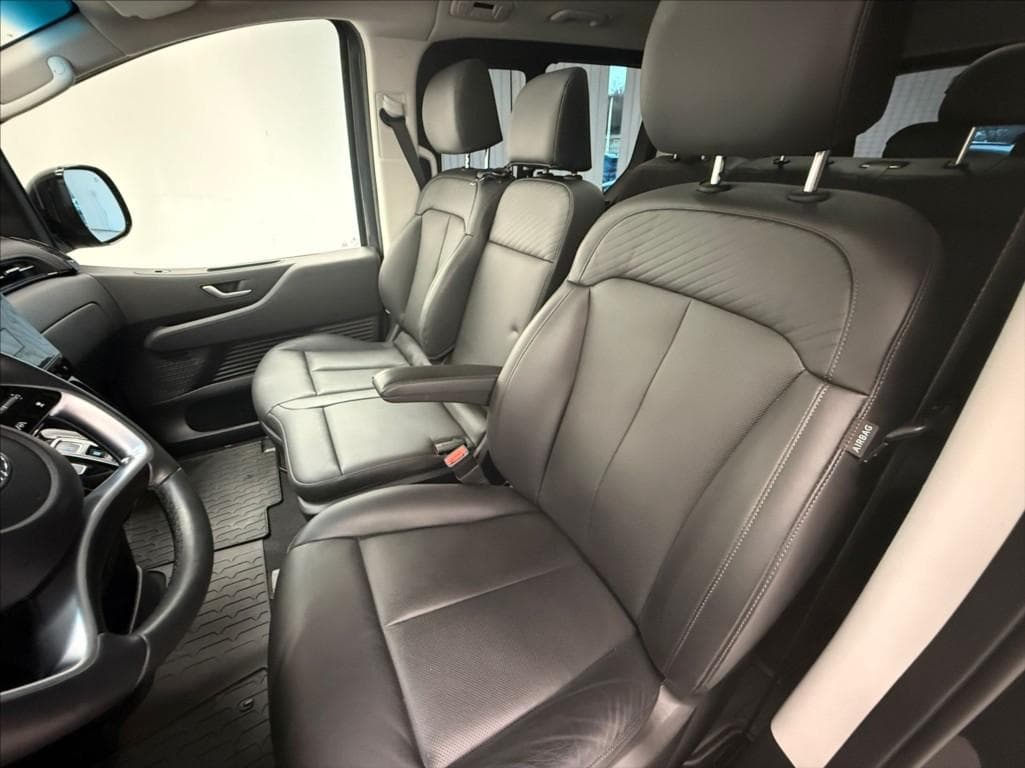 2024 Hyundai STARIA - 17