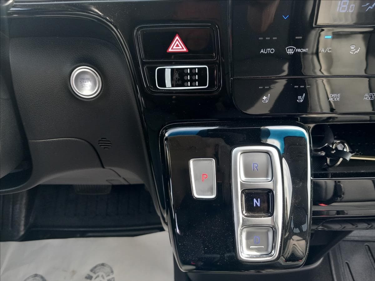 2024 Hyundai Staria - 13