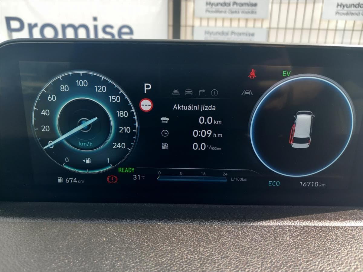 2024 Hyundai Staria - 14