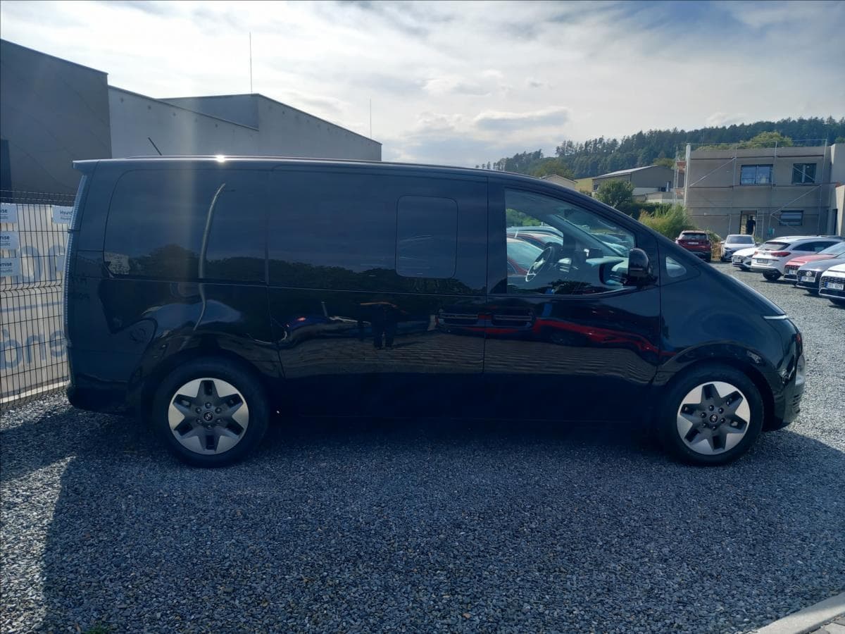 2024 Hyundai Staria - 5
