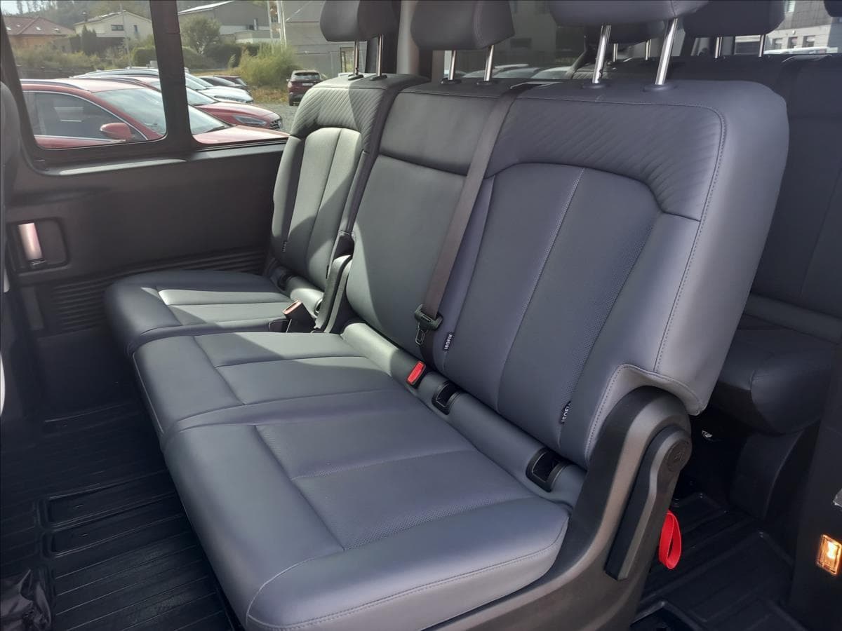 2024 Hyundai Staria - 20