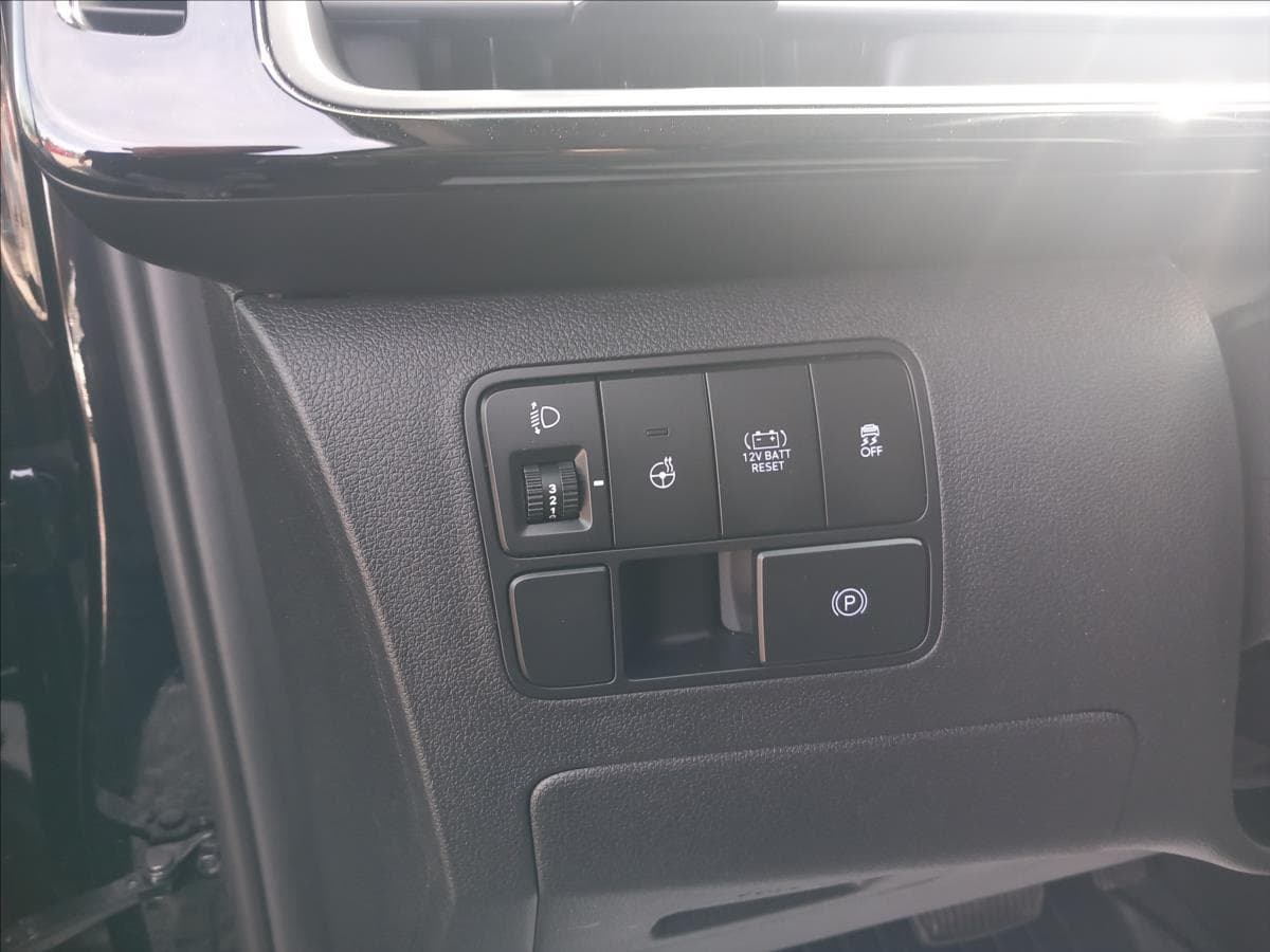 2024 Hyundai Staria - 16