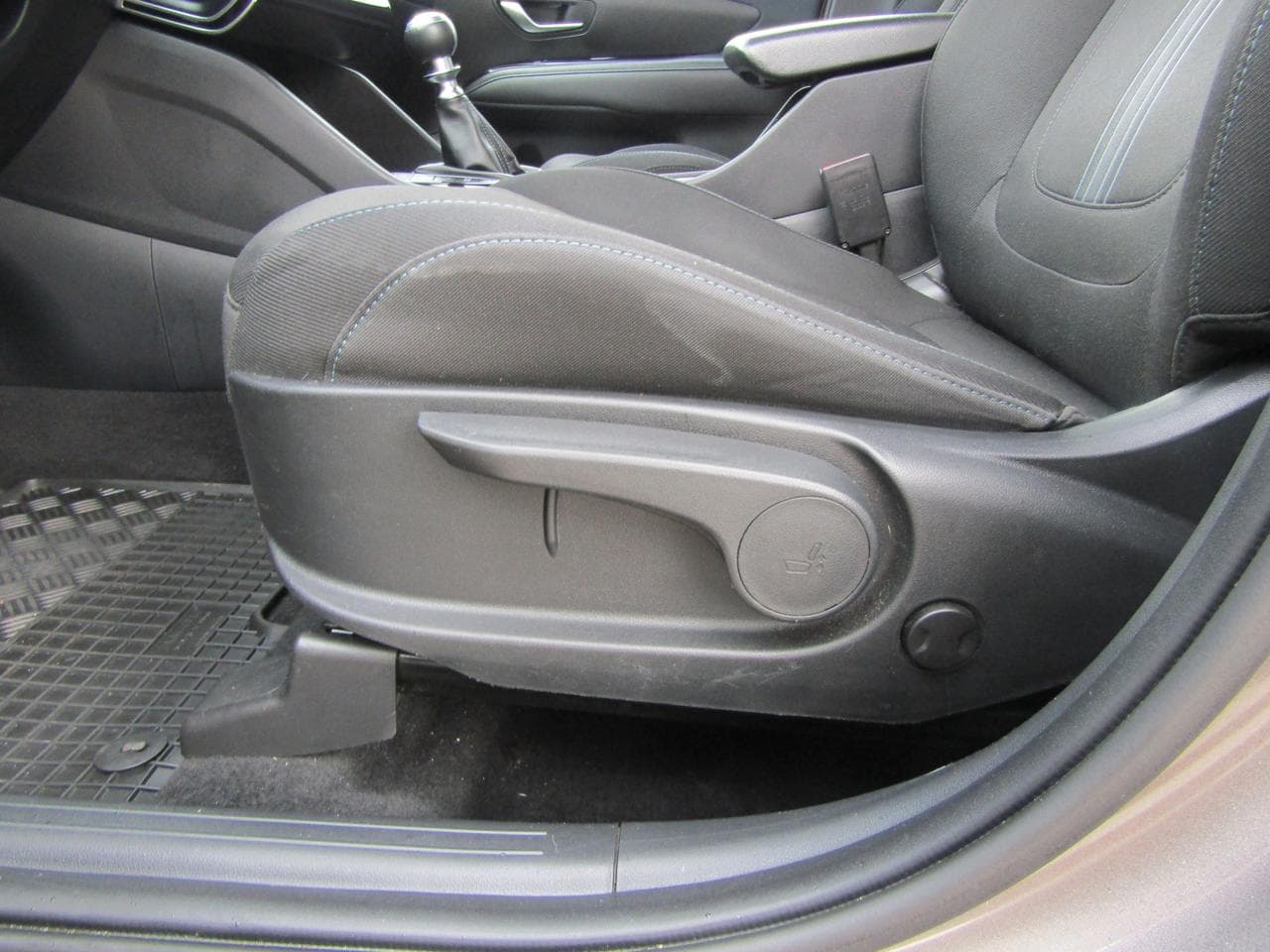 2022 Hyundai TUCSON - 11