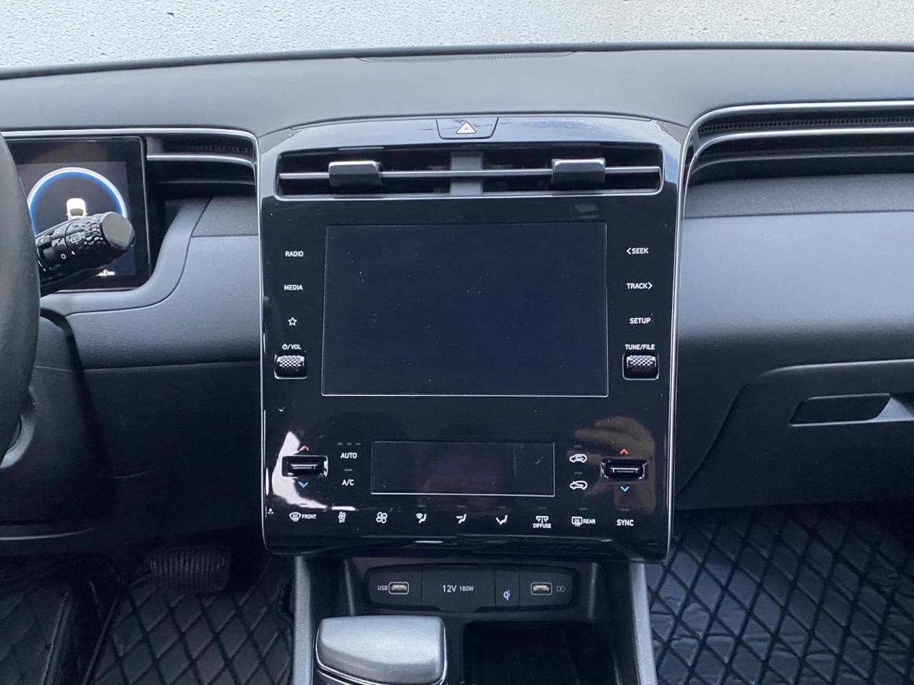 2021 Hyundai Tucson - 12