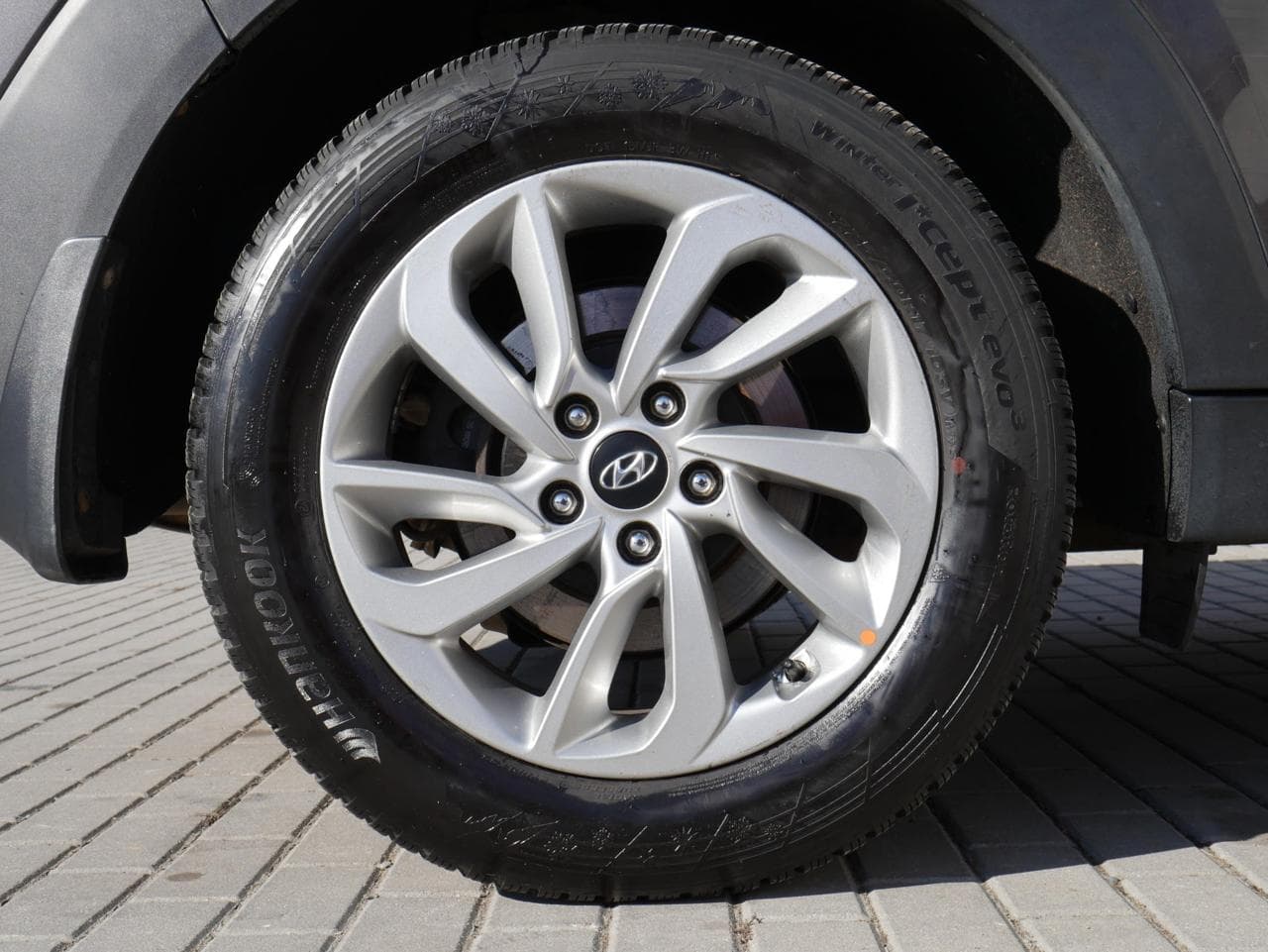 2016 Hyundai Tucson - 18