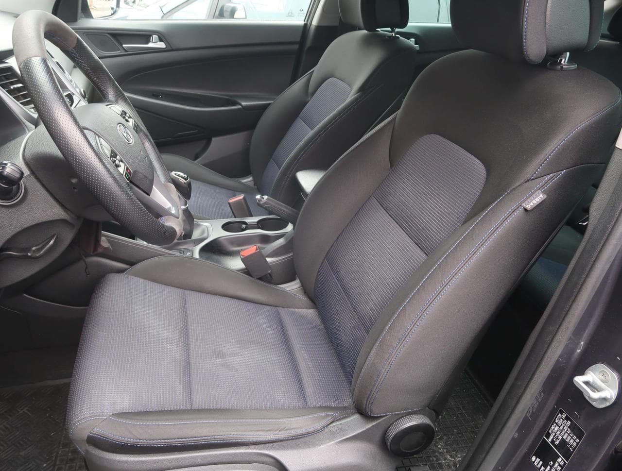 2015 Hyundai Tucson - 16