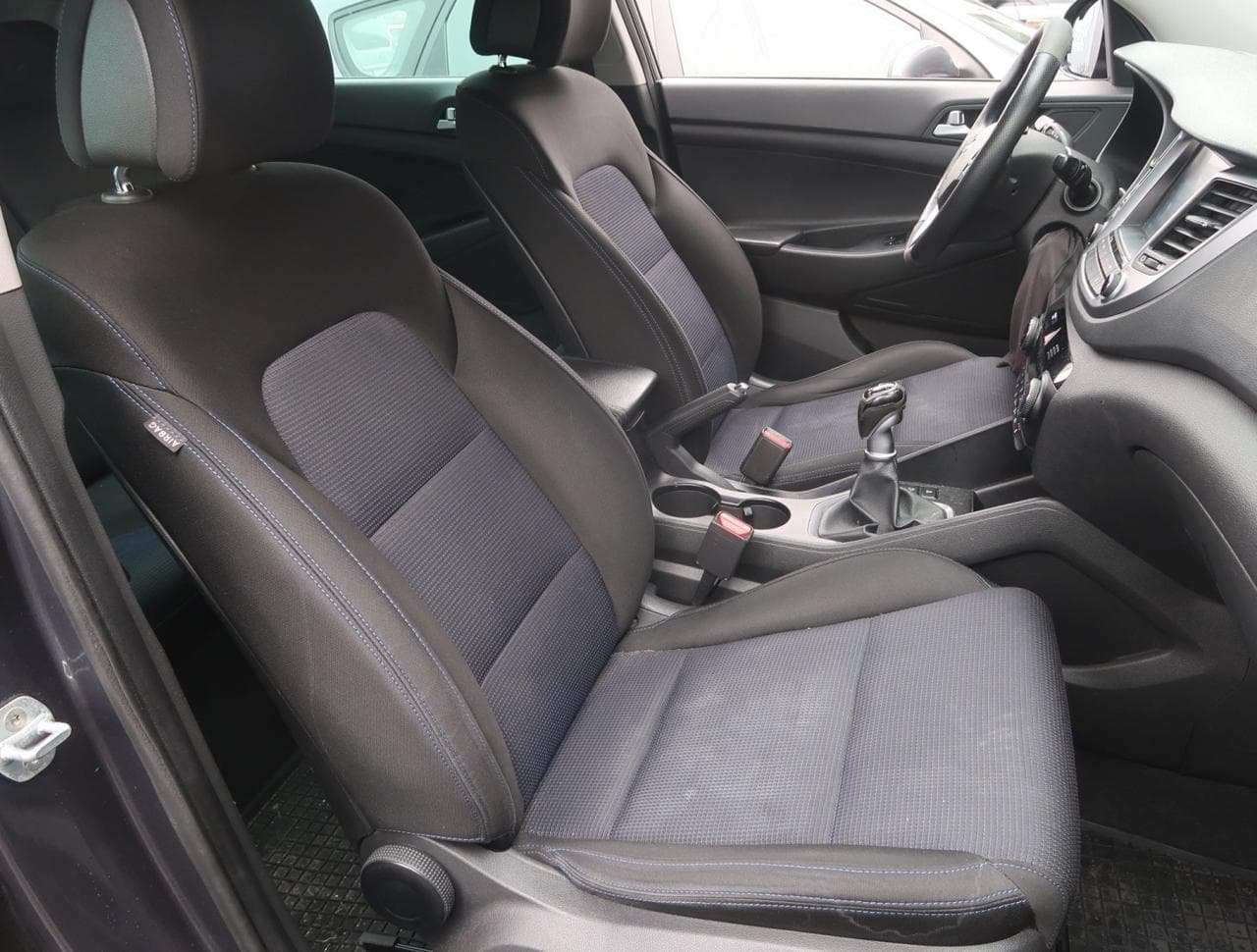 2015 Hyundai Tucson - 12