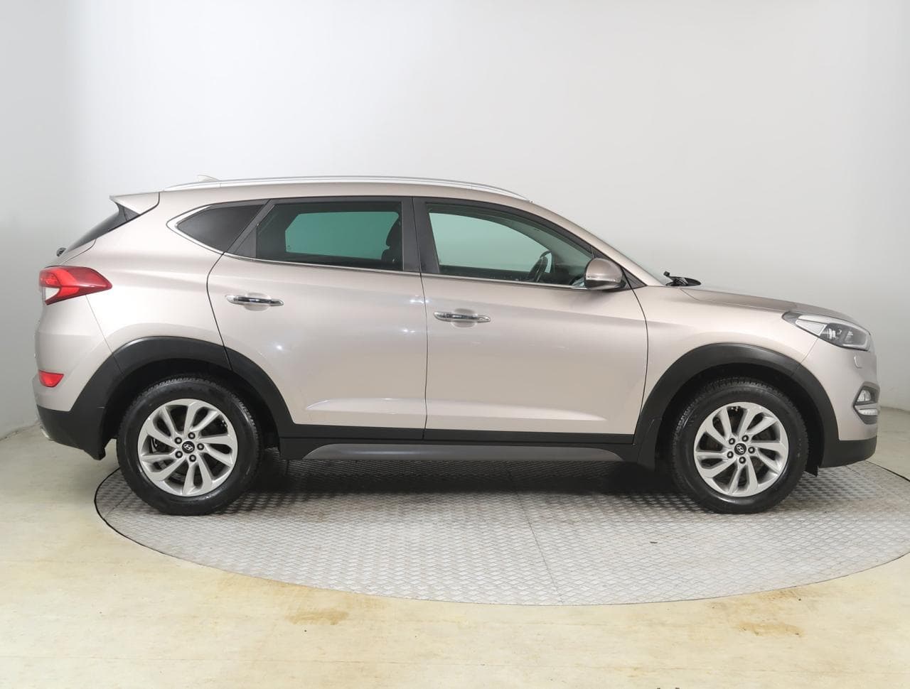 2016 Hyundai Tucson - 8