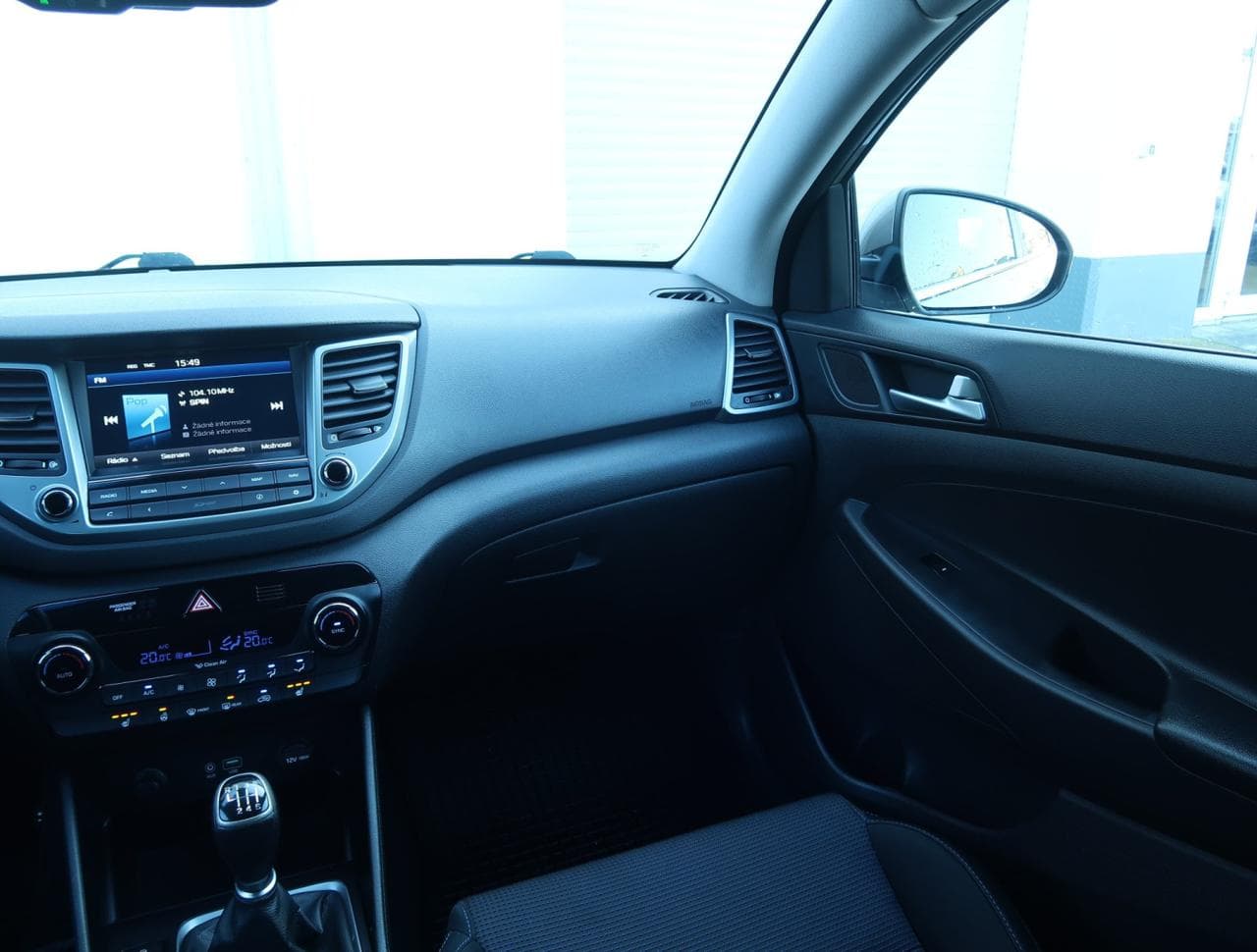 2016 Hyundai Tucson - 11