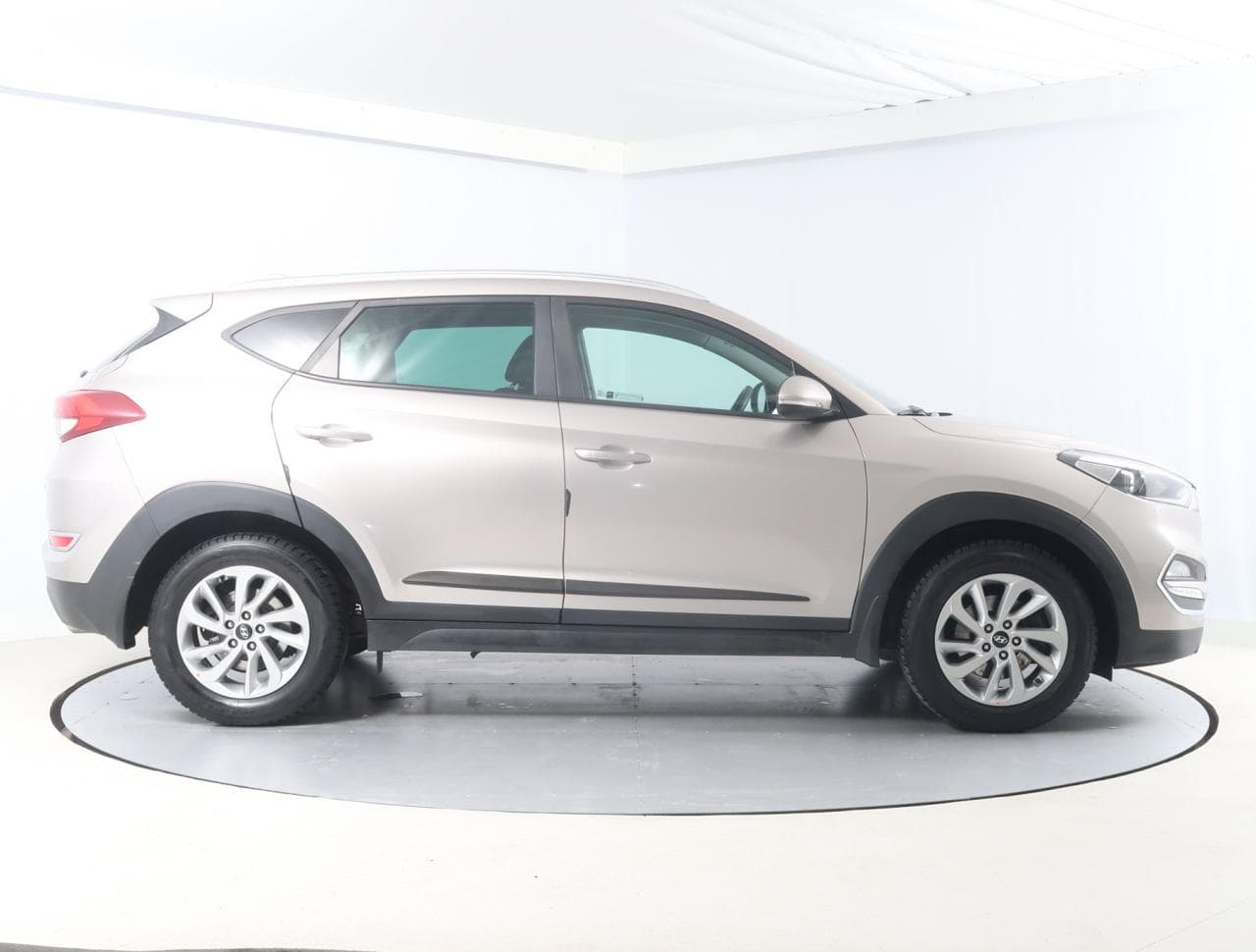 2016 Hyundai Tucson - 8