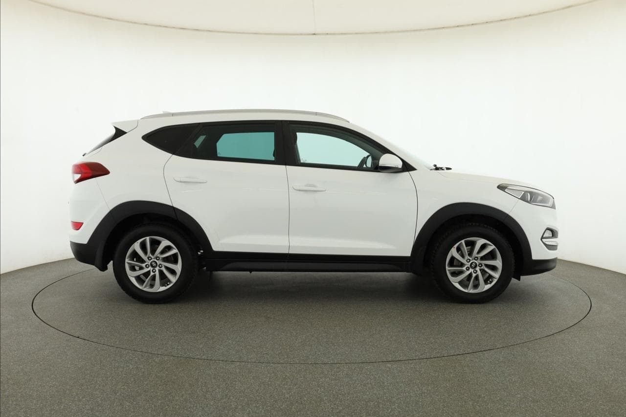 2016 Hyundai Tucson - 8