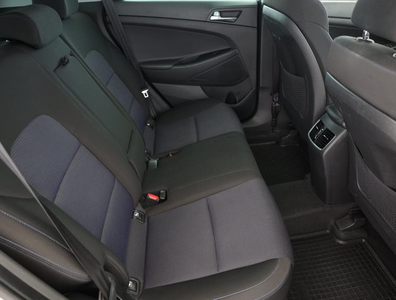 2016 Hyundai Tucson - 11