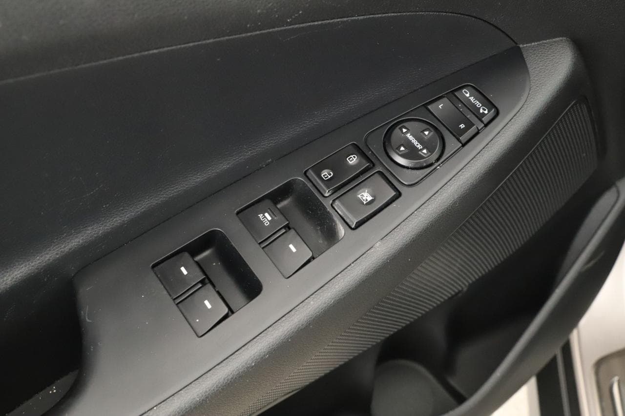 2016 Hyundai Tucson - 15