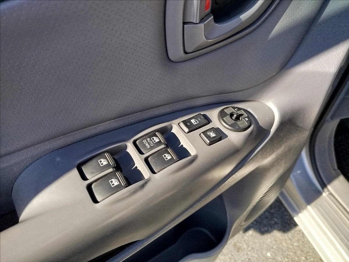 2005 Hyundai TUCSON - 12