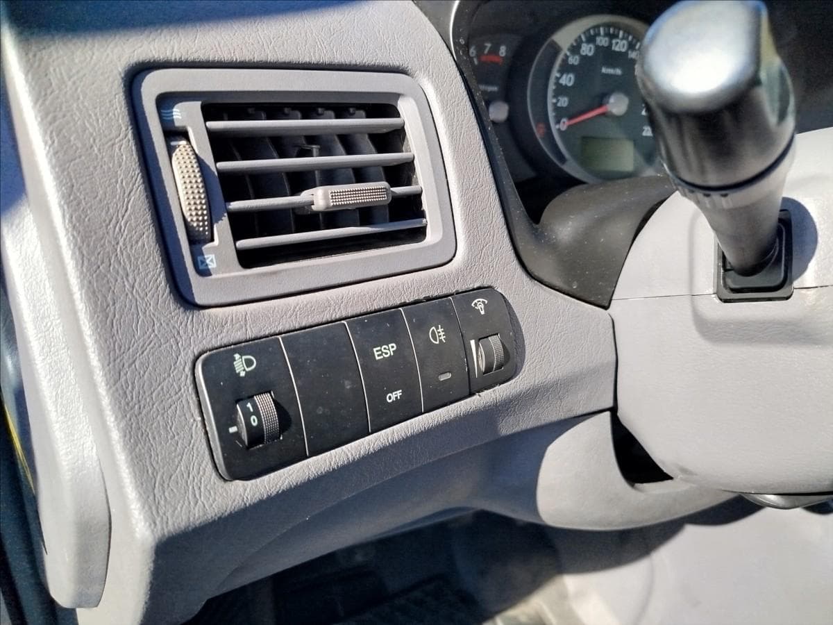 2005 Hyundai TUCSON - 18