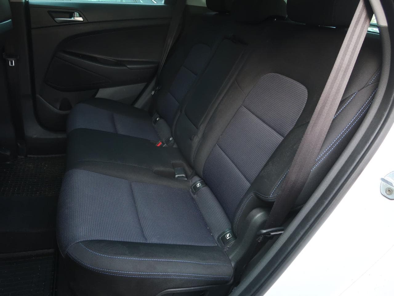 2016 Hyundai TUCSON - 16