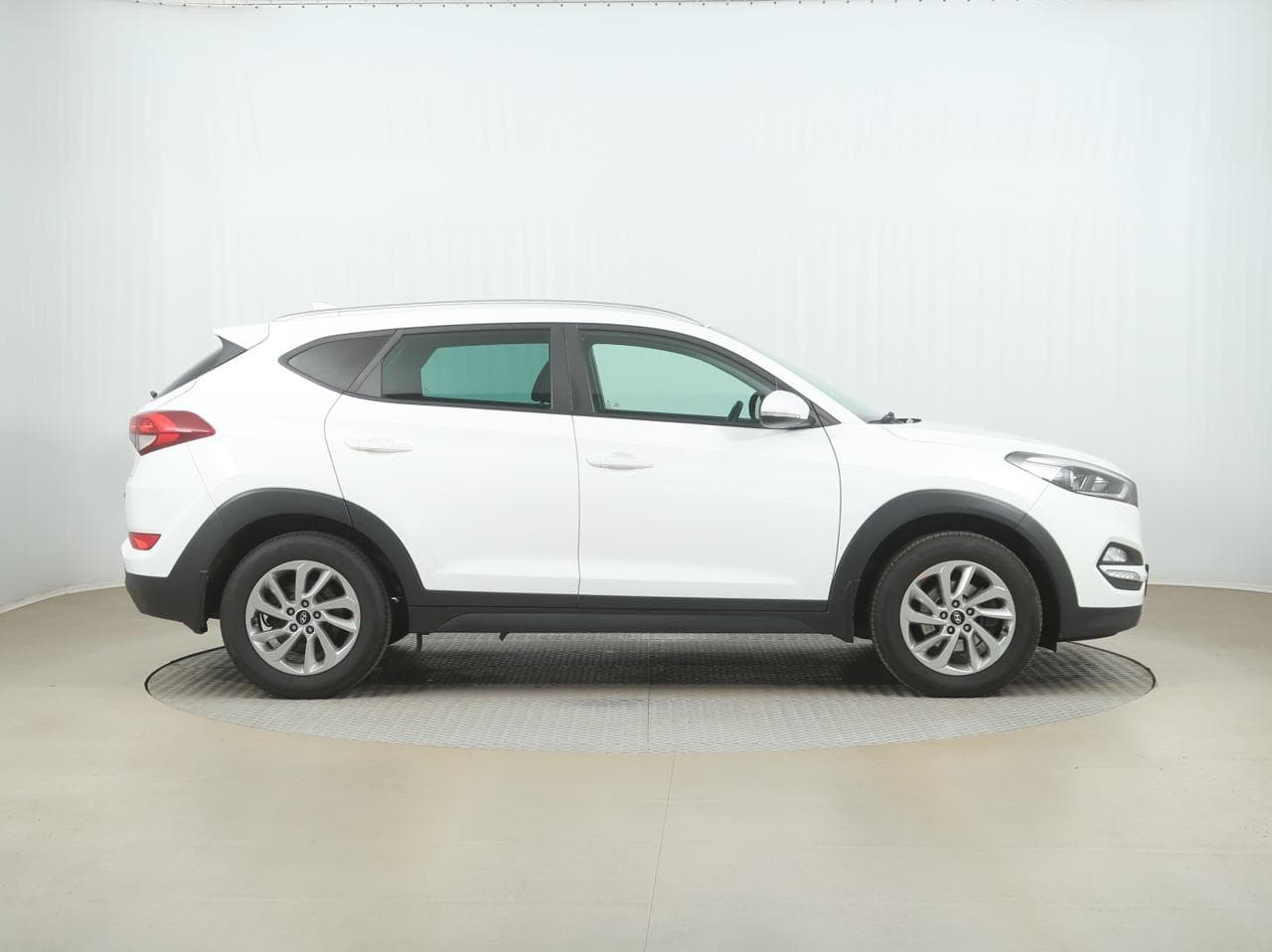 2016 Hyundai TUCSON - 8