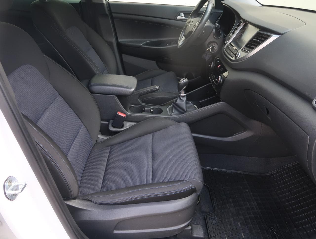 2016 Hyundai TUCSON - 12