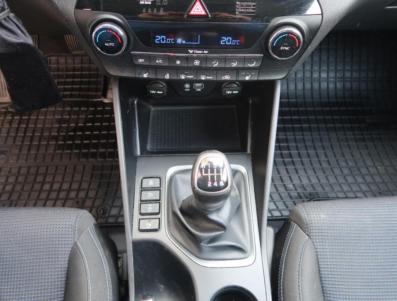 2016 Hyundai TUCSON - 19