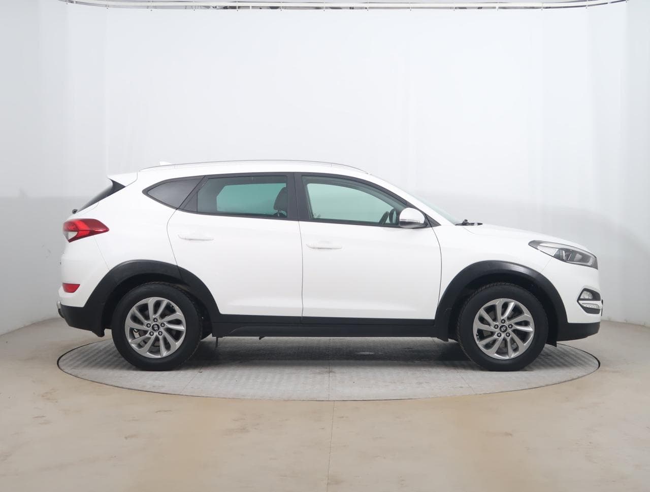 2016 Hyundai TUCSON - 8