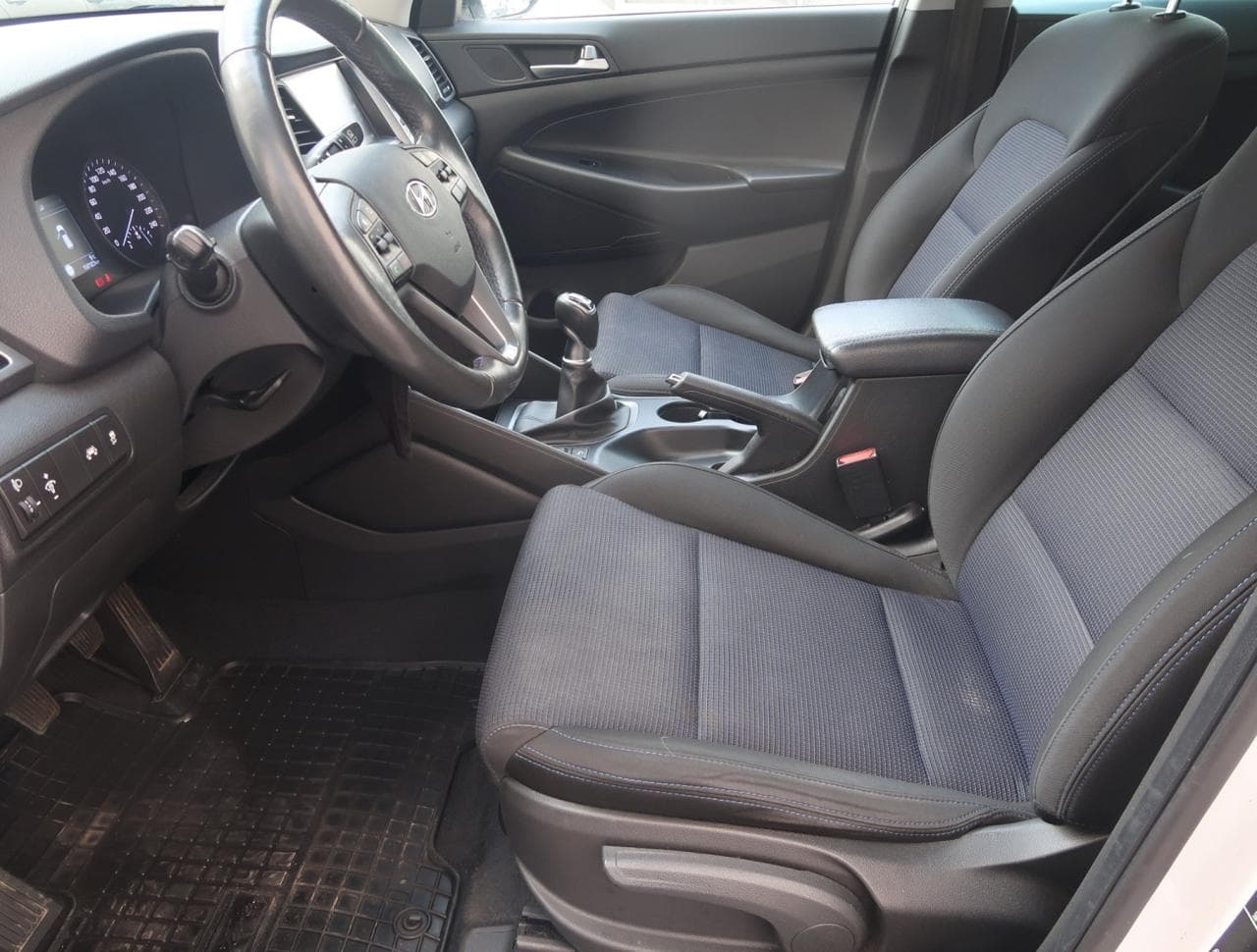 2016 Hyundai TUCSON - 16