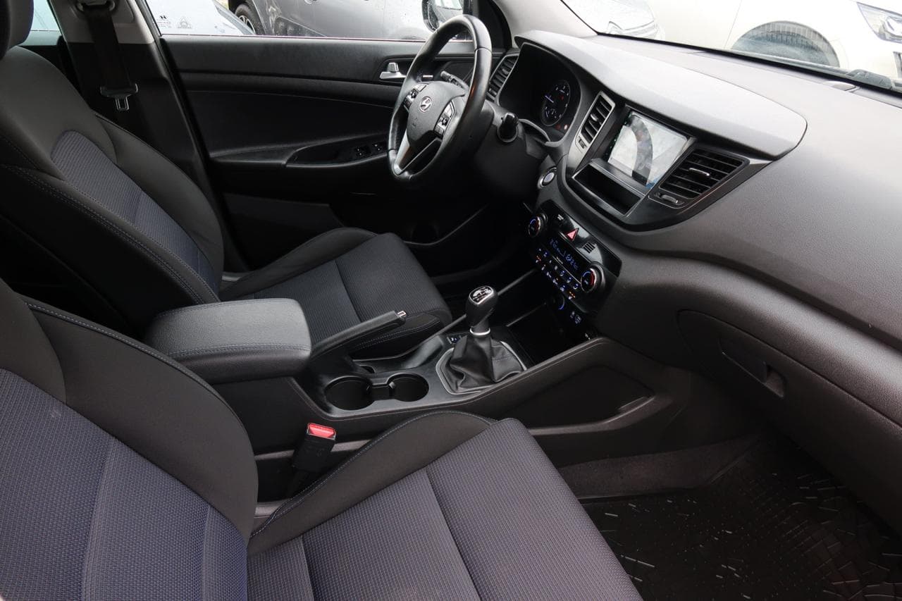 2017 Hyundai TUCSON - 12