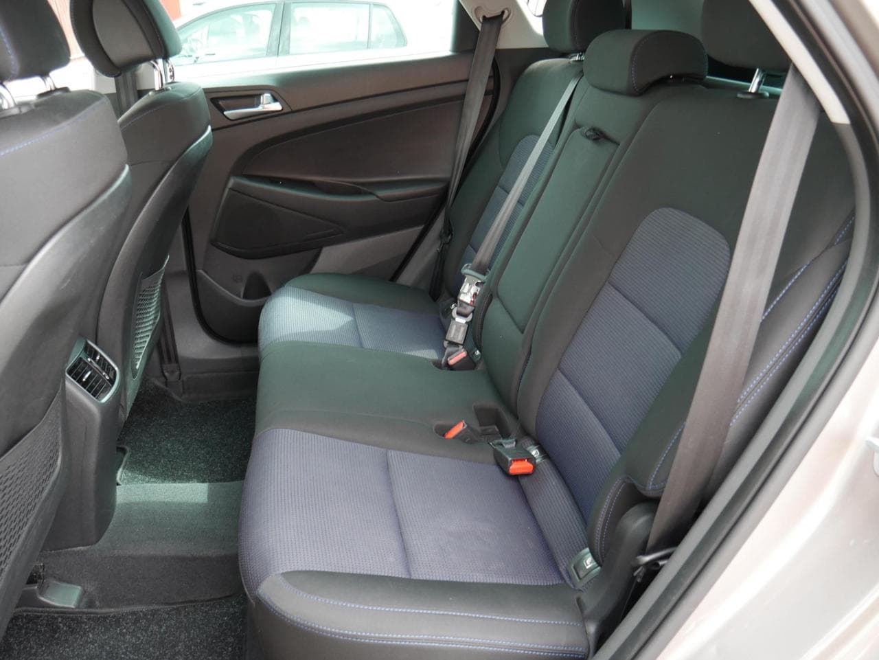 2016 Hyundai TUCSON - 18