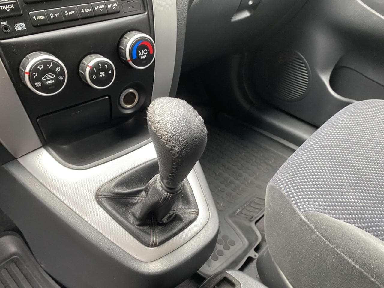 2008 Hyundai TUCSON - 28