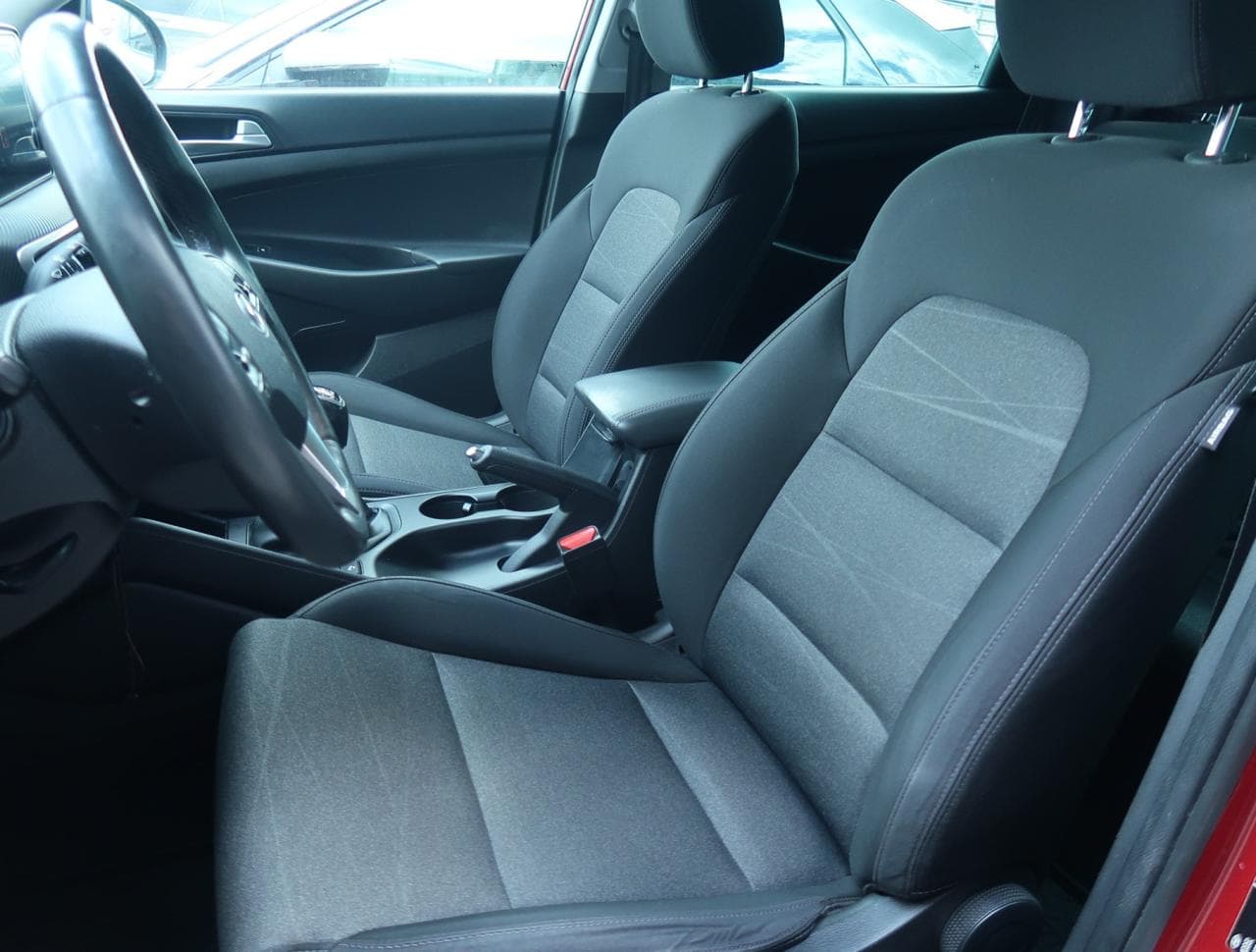 2019 Hyundai TUCSON - 16