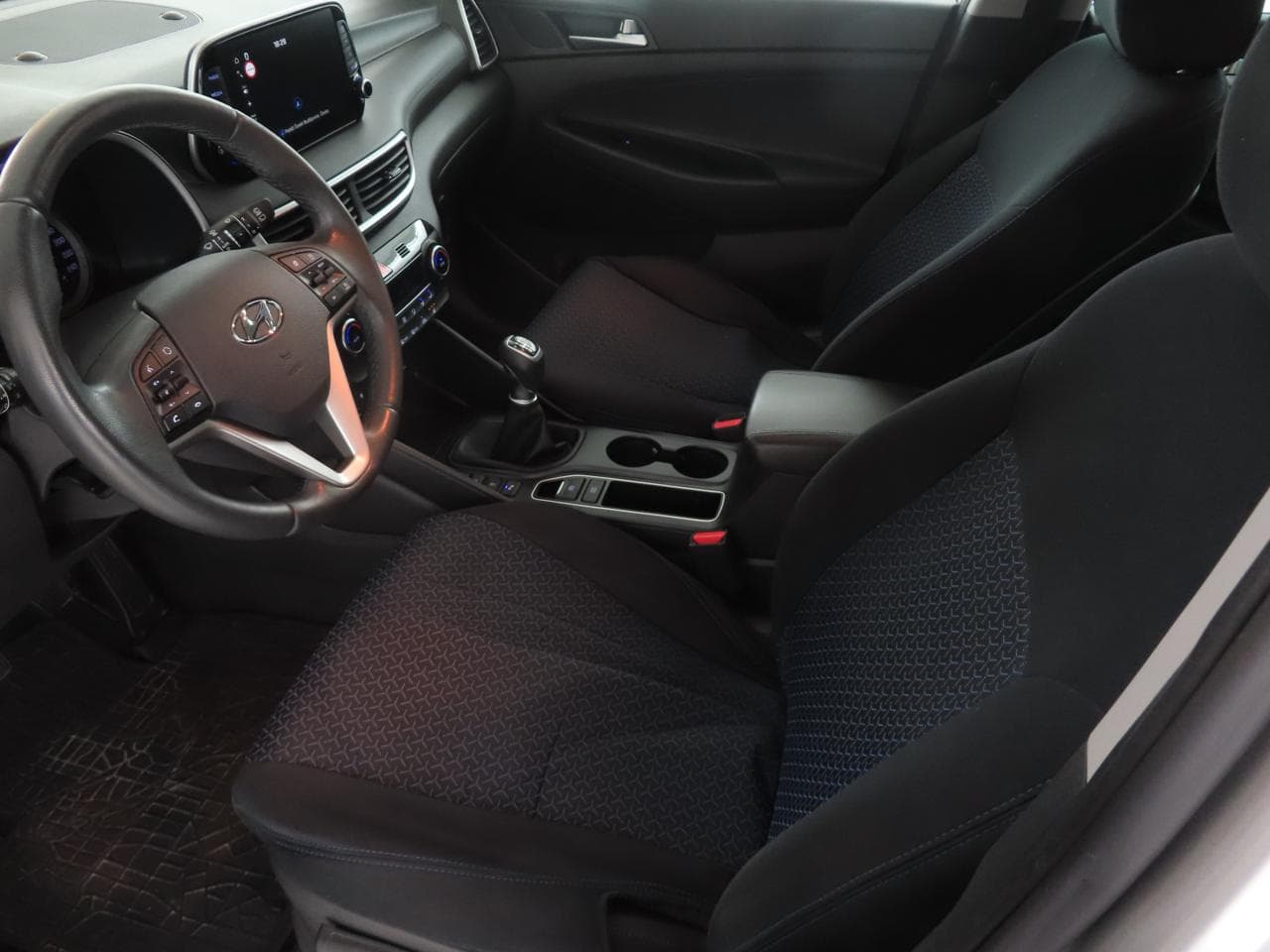 2020 Hyundai TUCSON - 16