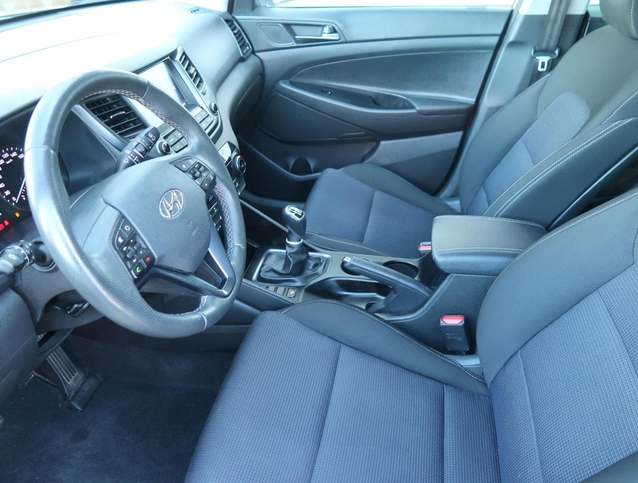 2017 Hyundai TUCSON - 38