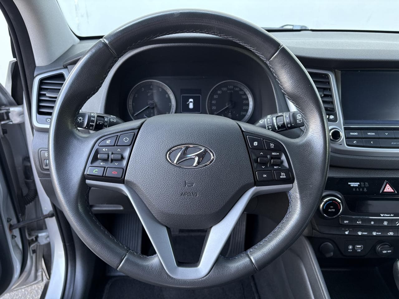 2015 Hyundai TUCSON - 16