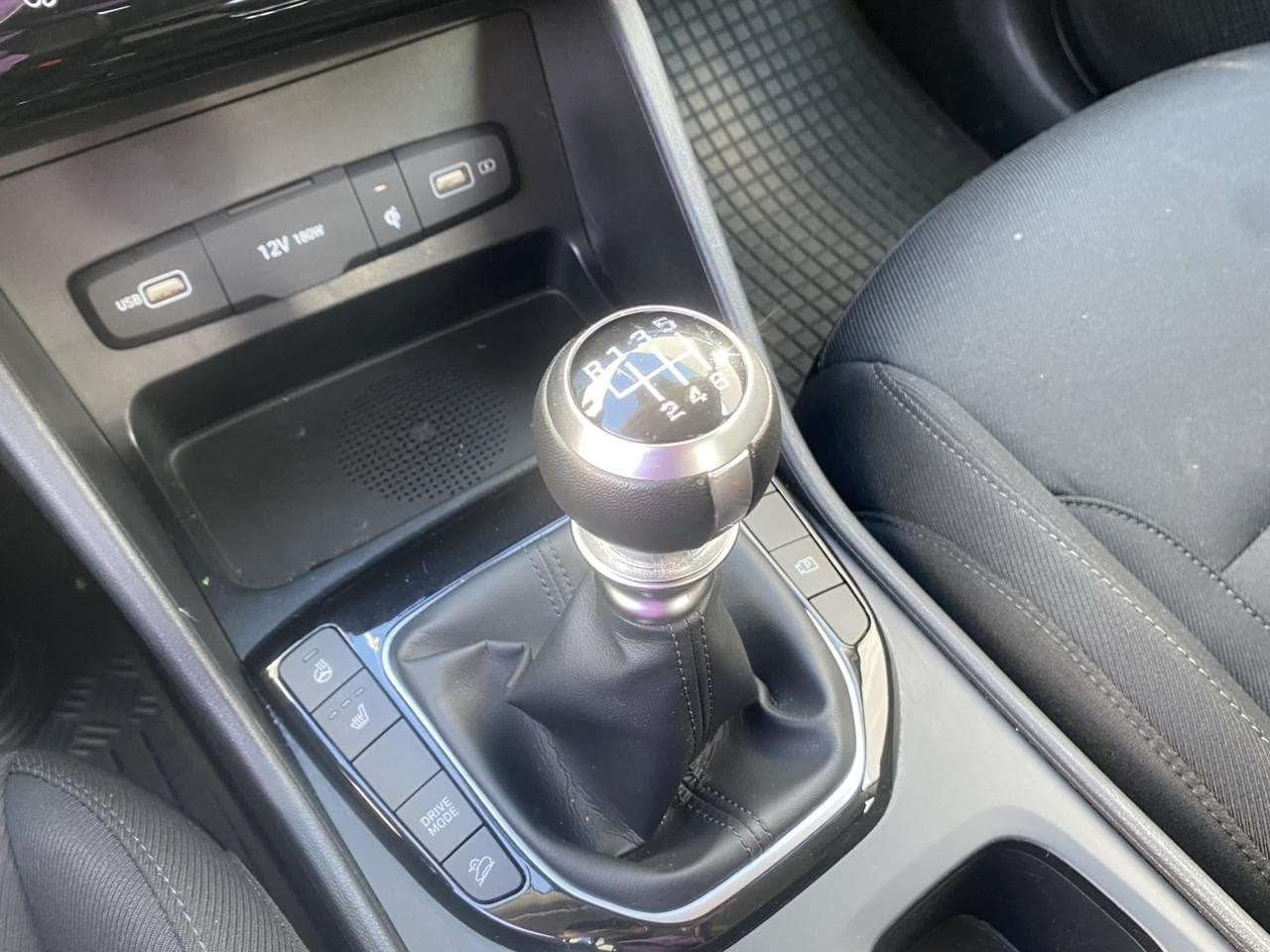 2022 Hyundai TUCSON - 17
