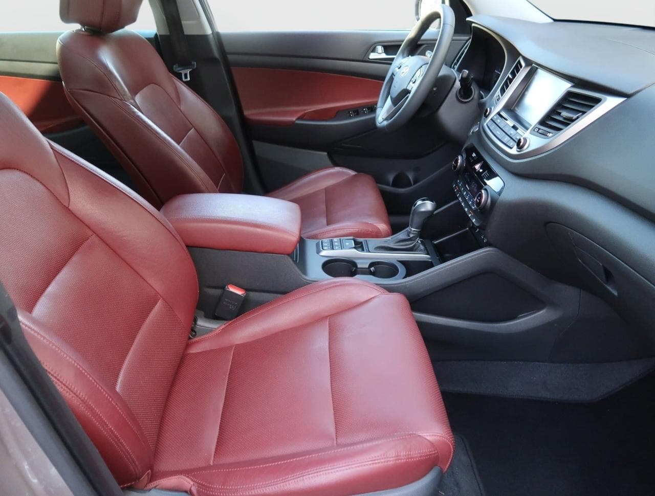 2016 Hyundai TUCSON - 12