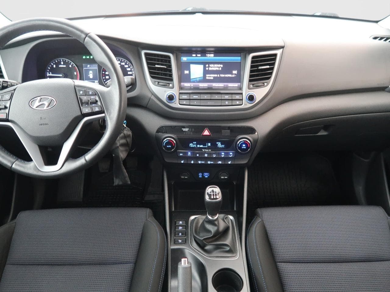 2016 Hyundai TUCSON - 11
