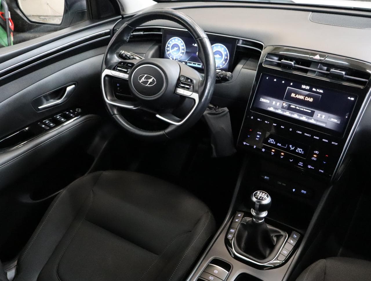 2023 Hyundai TUCSON - 17