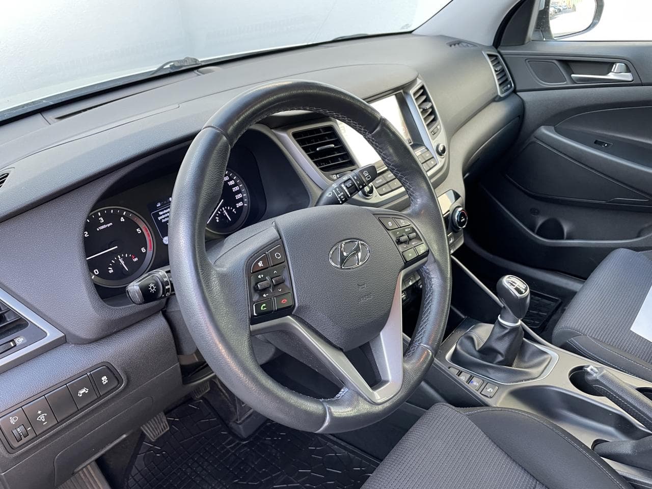 2017 Hyundai TUCSON - 18