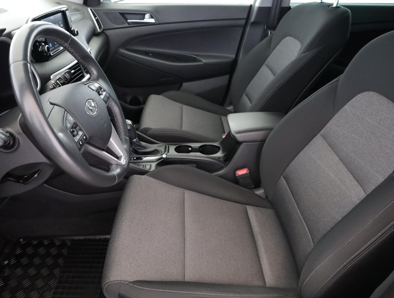 2020 Hyundai TUCSON - 25