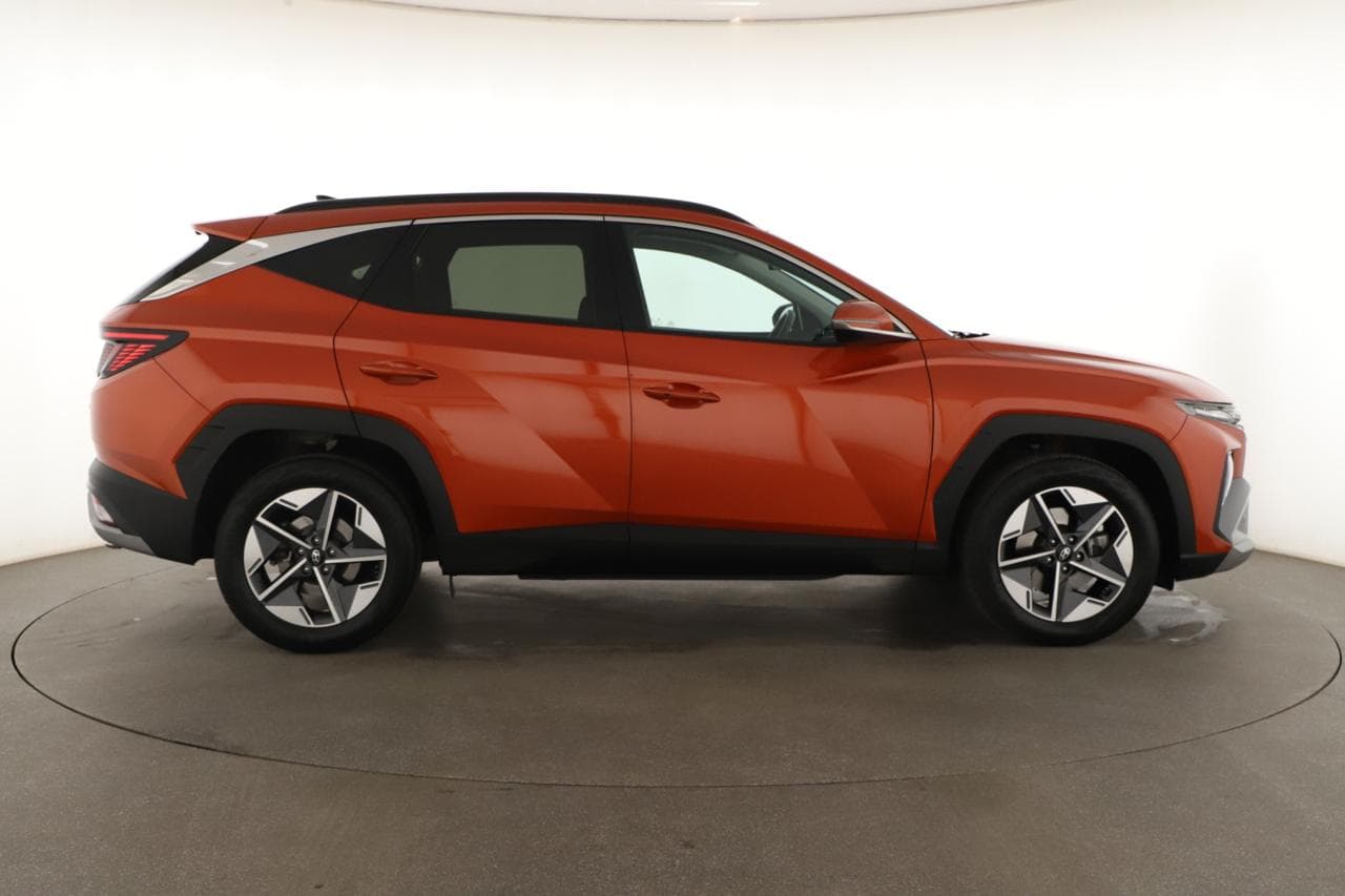 2025 Hyundai TUCSON - 11